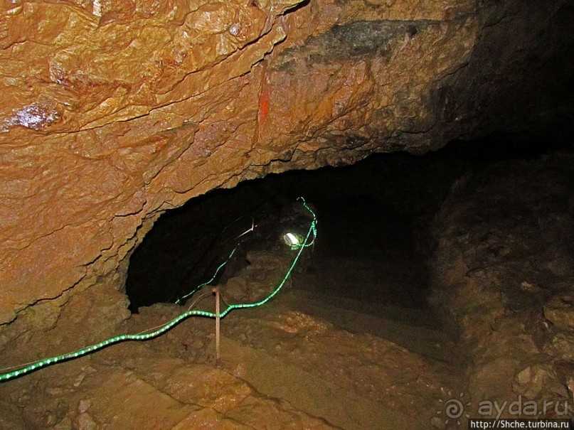 Внутри пещеры "Бачо Киро"