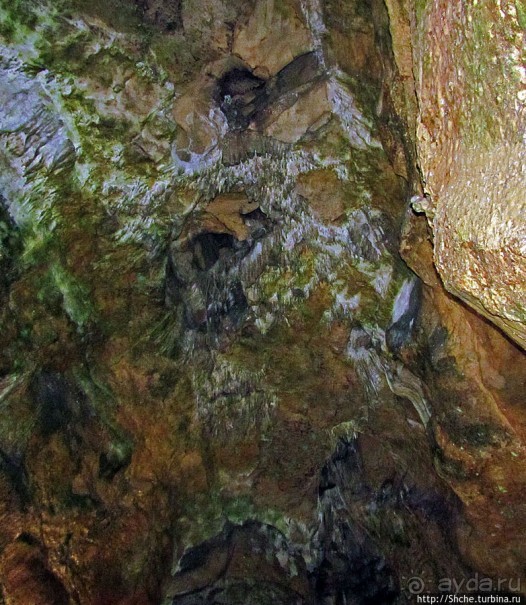 Внутри пещеры "Бачо Киро"