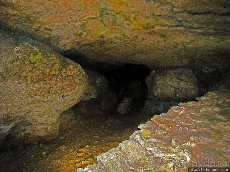 Внутри пещеры "Бачо Киро"