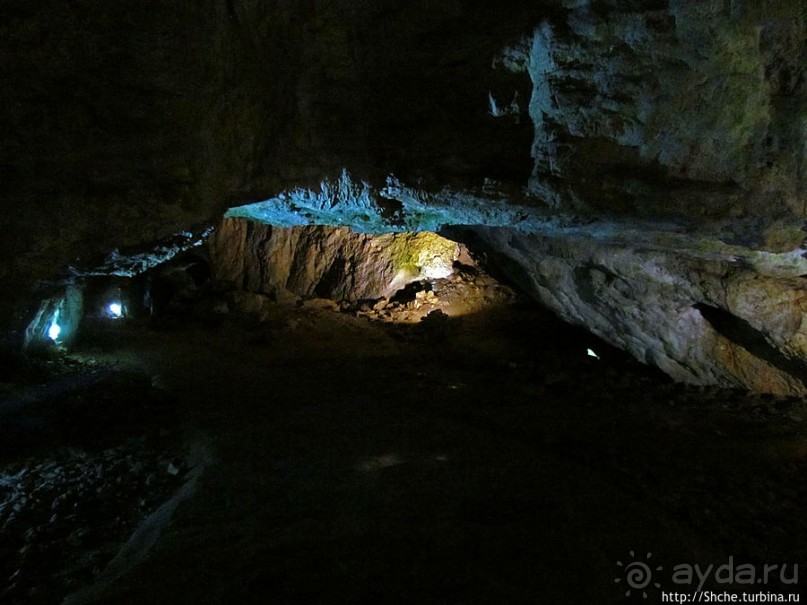 Внутри пещеры "Бачо Киро"