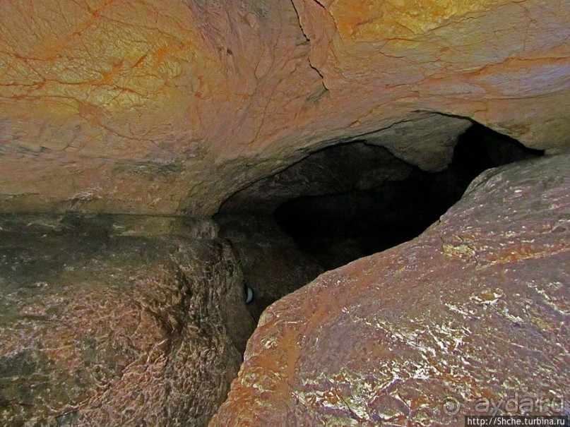 Внутри пещеры "Бачо Киро"