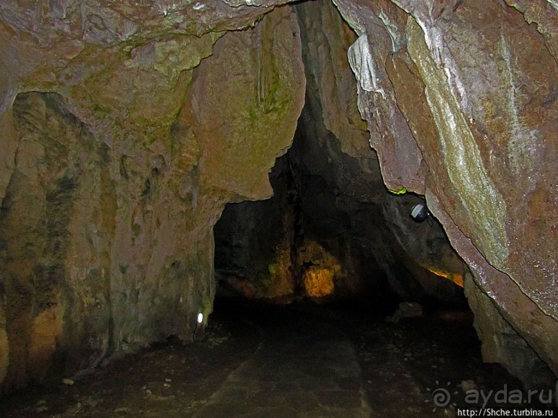 Внутри пещеры "Бачо Киро"