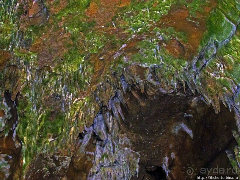 Внутри пещеры "Бачо Киро"