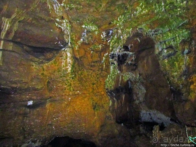 Внутри пещеры "Бачо Киро"
