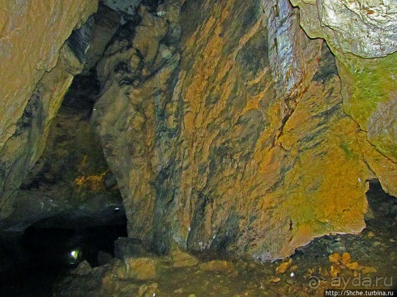 Внутри пещеры "Бачо Киро"
