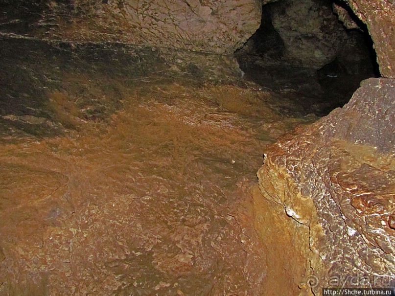 Внутри пещеры "Бачо Киро"