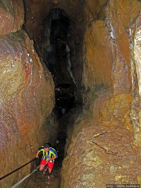 Внутри пещеры "Бачо Киро"