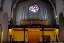 Церковь 10-го века с необычными витражами