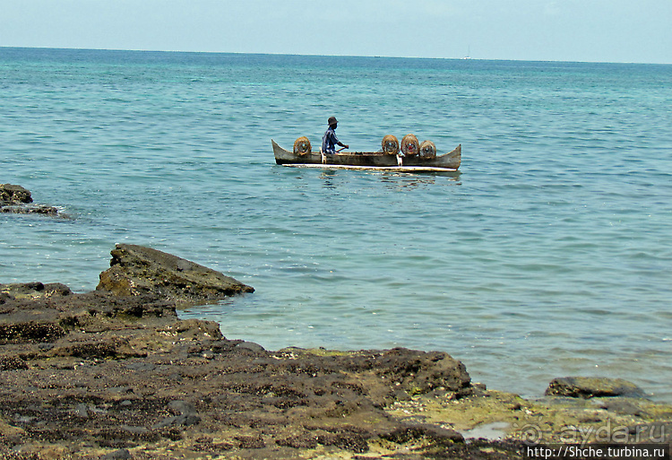 Кусочек дикого берега на острове Нуси Бе