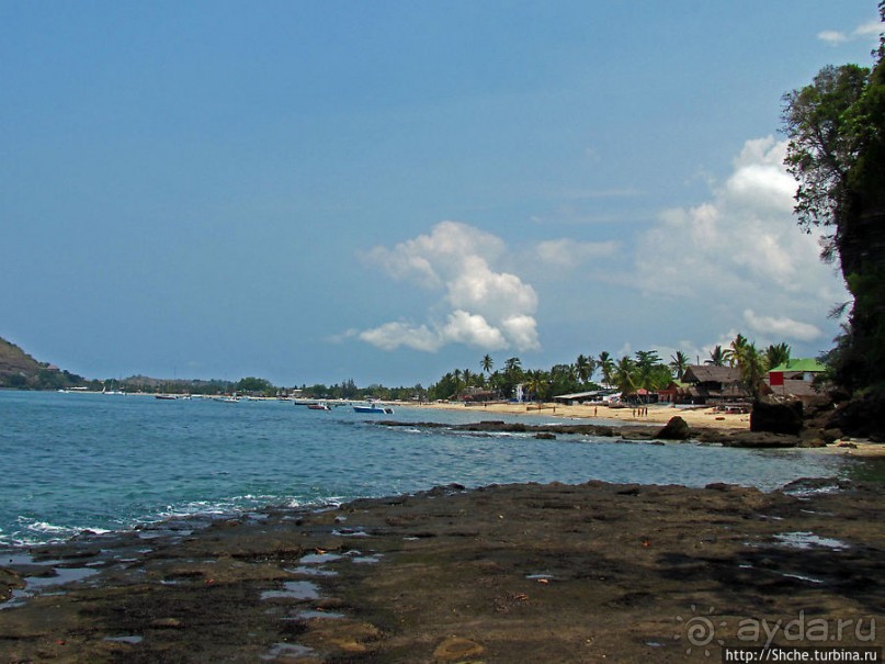 Кусочек дикого берега на острове Нуси Бе