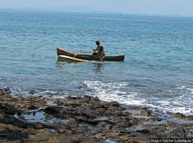 Кусочек дикого берега на острове Нуси Бе