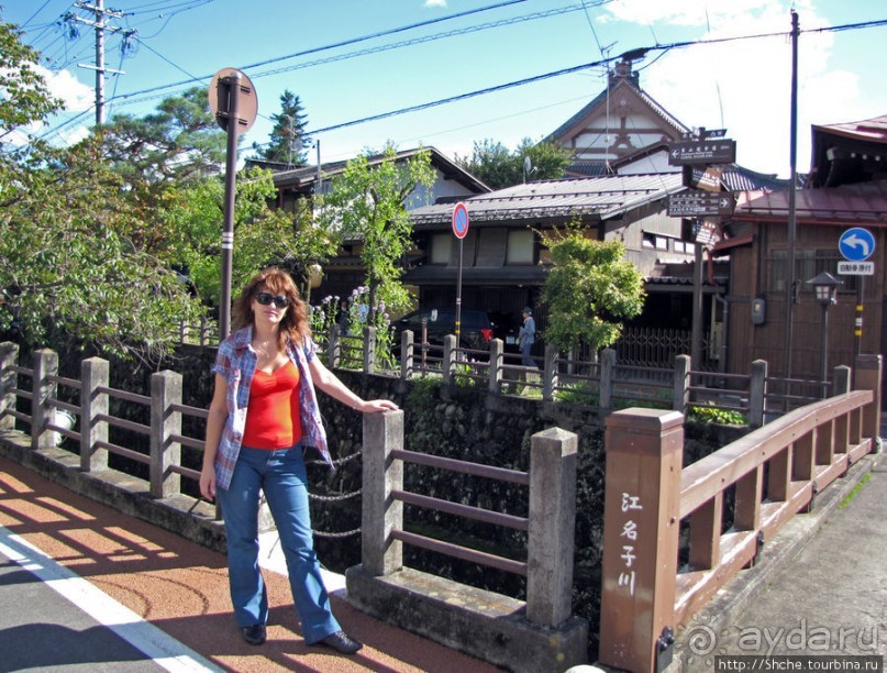 Осенний воскресный день на улицах Такаямы