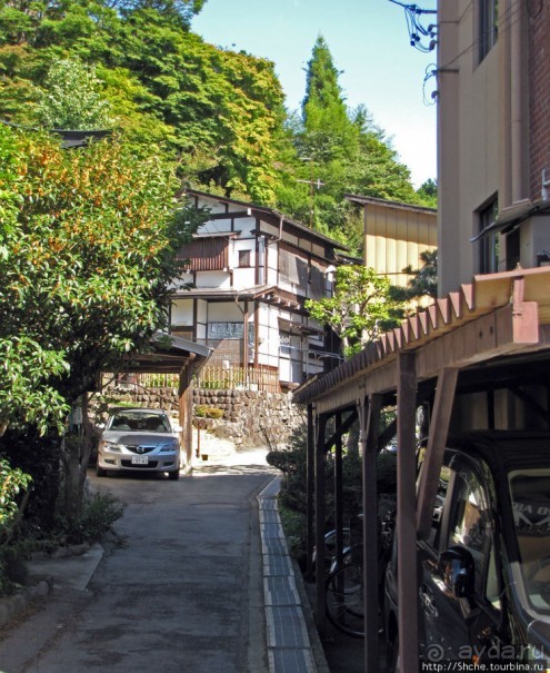 Осенний воскресный день на улицах Такаямы