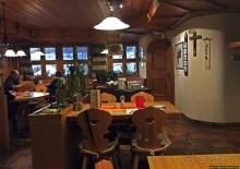 Отель Chavalatsch с видом на знаменитый монастырь