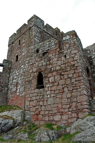 Замок викингов на острове святого Патрика (Остров Мэн - Британская корона)