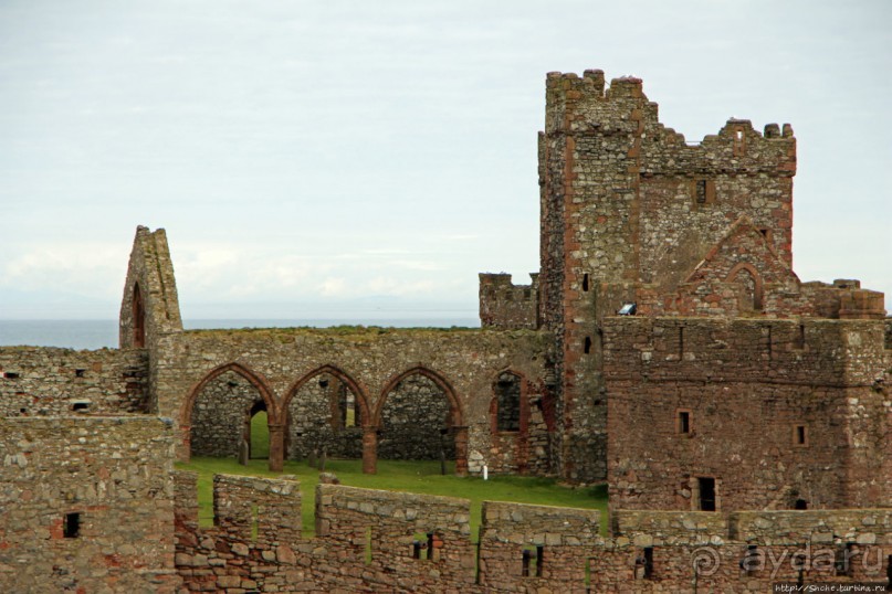 Замок викингов на острове святого Патрика (Остров Мэн - Британская корона)