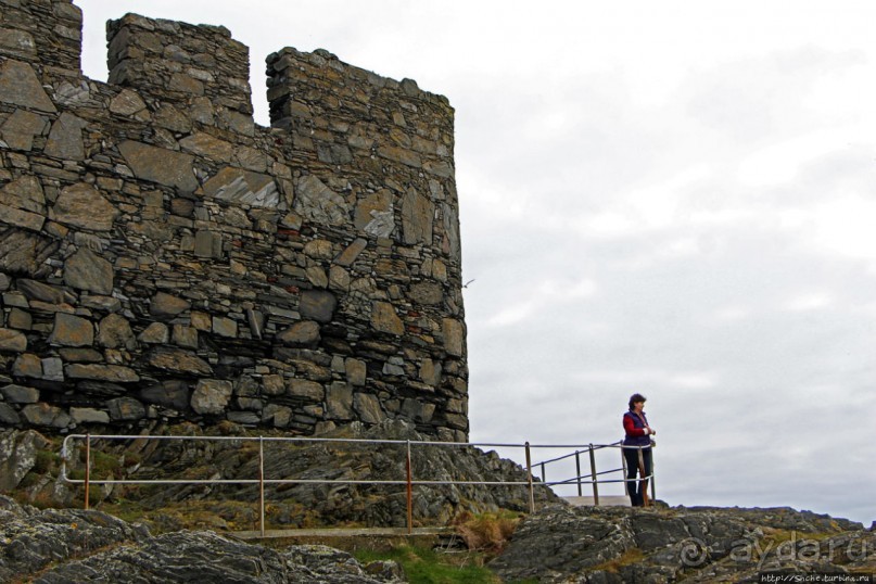 Замок викингов на острове святого Патрика (Остров Мэн - Британская корона)