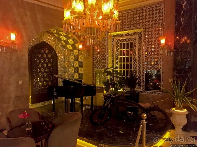 Первое знакомство с Персией в вестибюле тегеранского отеля