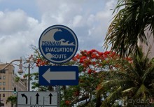 По главной улице к "Хард Року"...