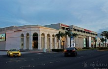 По главной улице к "Хард Року"...