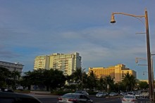 По главной улице к "Хард Року"...