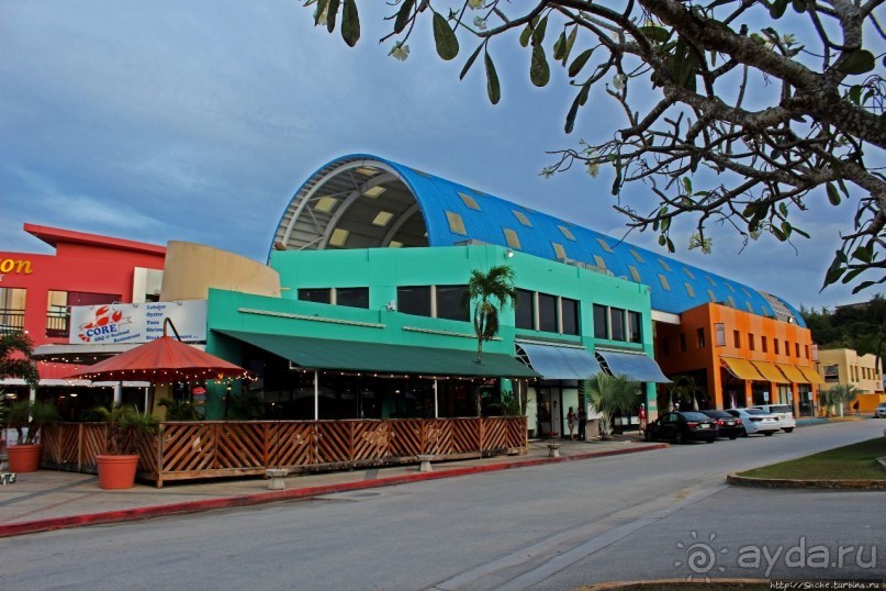 По главной улице к "Хард Року"...