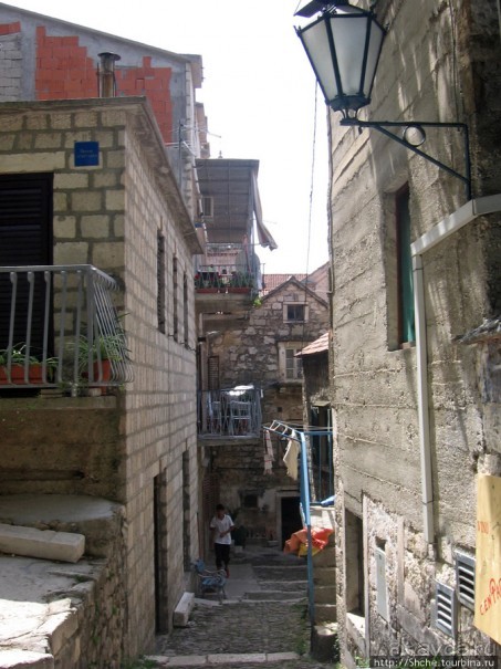 Омиш — приятный городок в устье реки Цетина