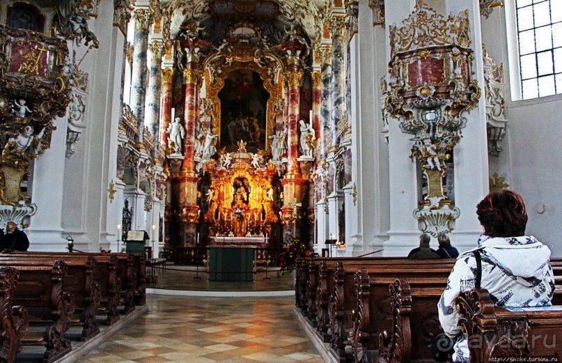 Вершина баварского рококо в деревенской церкви в Висе