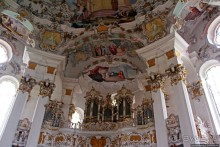 Вершина баварского рококо в деревенской церкви в Висе