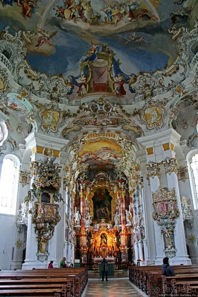 Вершина баварского рококо в деревенской церкви в Висе