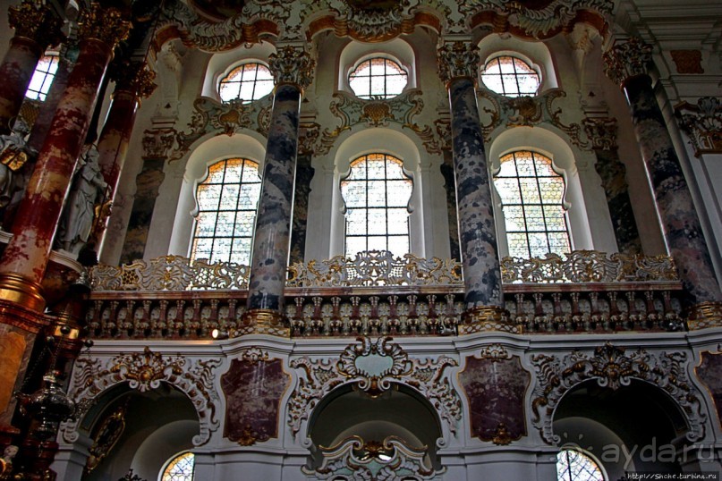 Вершина баварского рококо в деревенской церкви в Висе