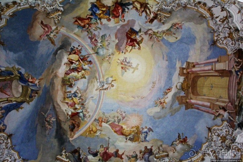 Вершина баварского рококо в деревенской церкви в Висе