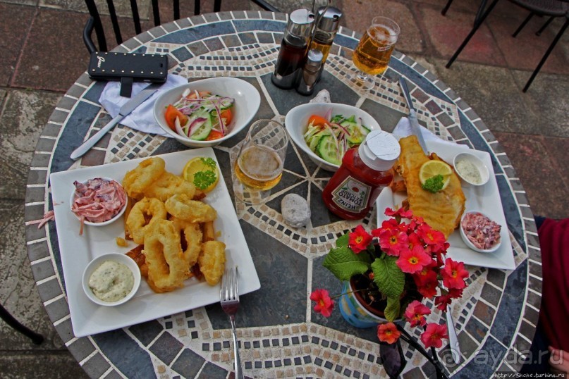 Солнечная терраса и душистый чай в Розеле