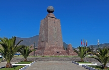 "Середина Мира", или памятник экватору