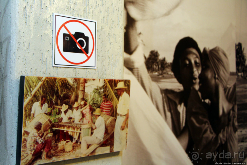 "Середина Мира", или памятник экватору