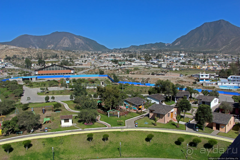 "Середина Мира", или памятник экватору