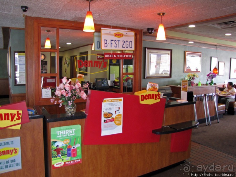 Еще не ресторан, но уже не фастфуд.Еще быстро, но уже вкусно