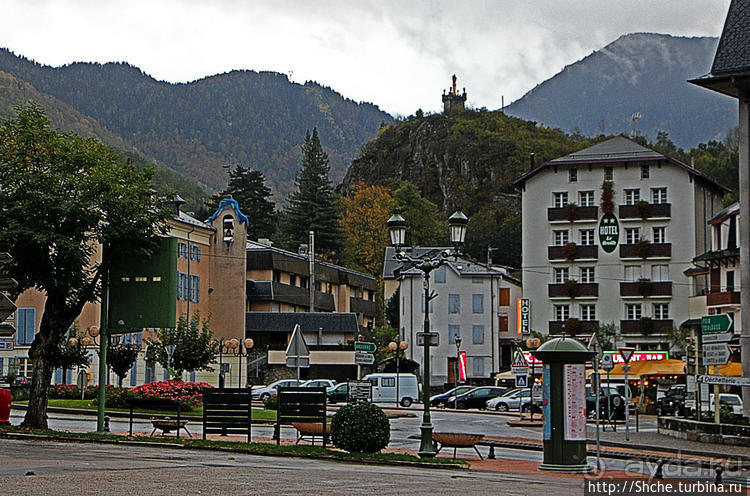 "Что за станция такая?"... Курорт во французских Пиринеях