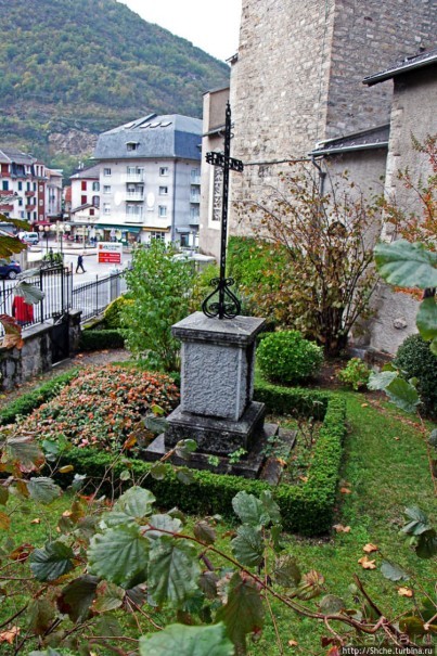 "Что за станция такая?"... Курорт во французских Пиринеях