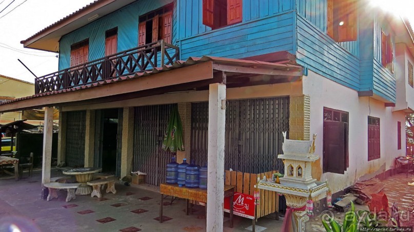 Хуэйсай — городок маленьких отелей, кафешек и прачечных