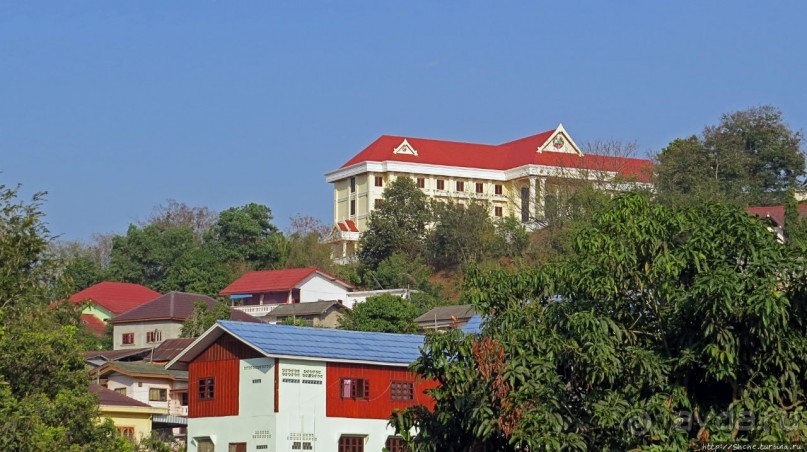 Хуэйсай — городок маленьких отелей, кафешек и прачечных