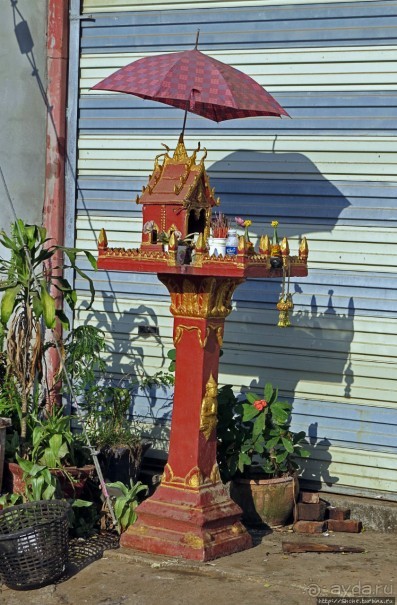 Хуэйсай — городок маленьких отелей, кафешек и прачечных