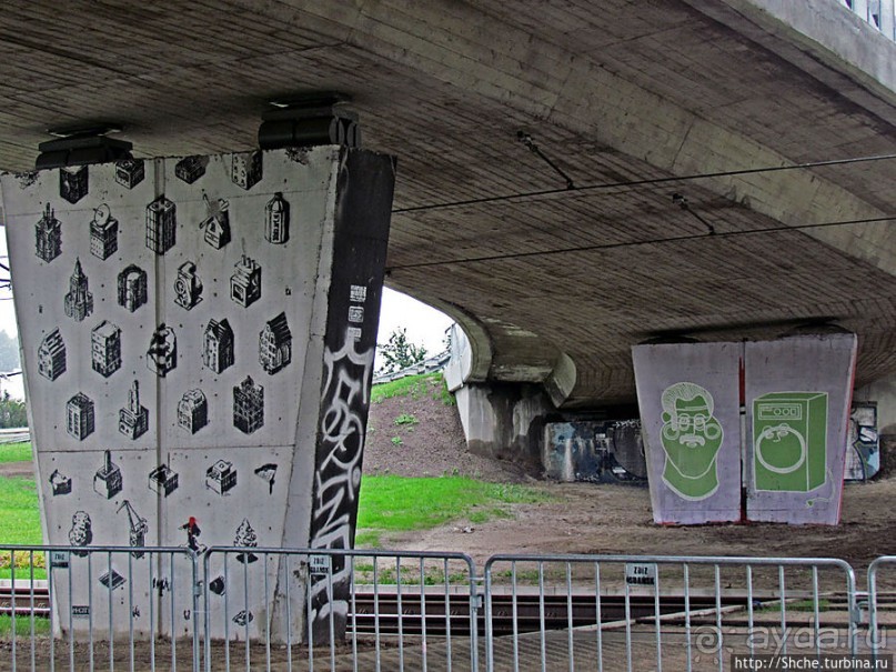 Тоже является частью искусства