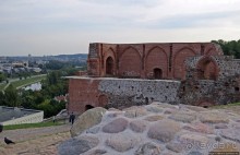 Над городом Вильнюс стоит одиноко на холма вершине она