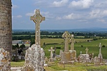 Кельтские кресты в замке Rock of Cashel