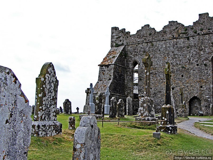 Кельтские кресты в замке Rock of Cashel
