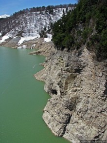 Плотина на реке Куробе — самая высокая плотина Японии