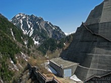 Плотина на реке Куробе — самая высокая плотина Японии
