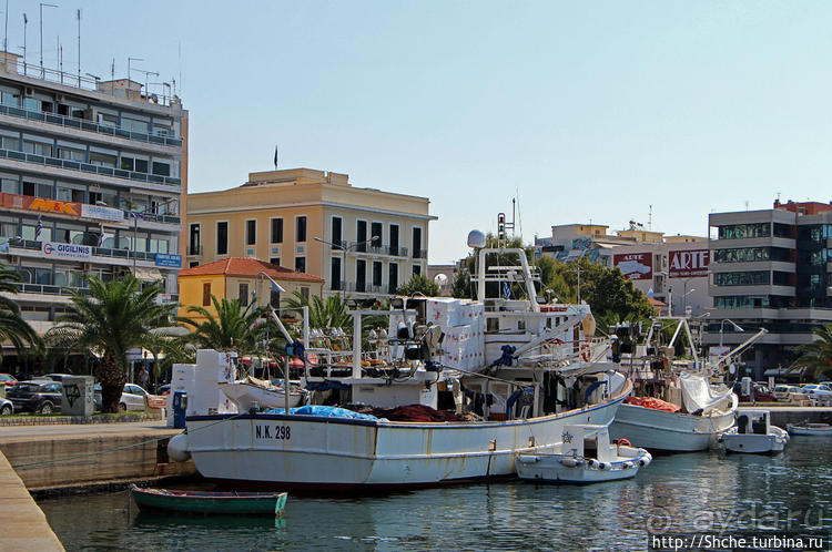 Кавала — старинный город на море, но не курорт. Знакомство