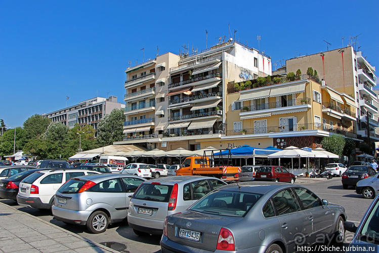 Кавала — старинный город на море, но не курорт. Знакомство